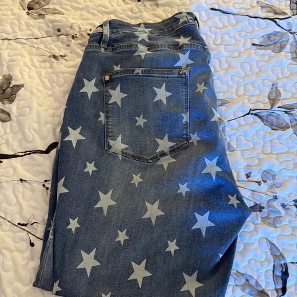 Women’s Judy Blue Jeans ‘ star print - Picture 3 of 4